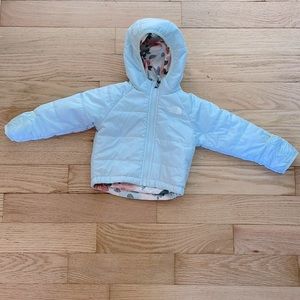 The NorthFace baby reversible ThermoBall Hoodie 6-12 months